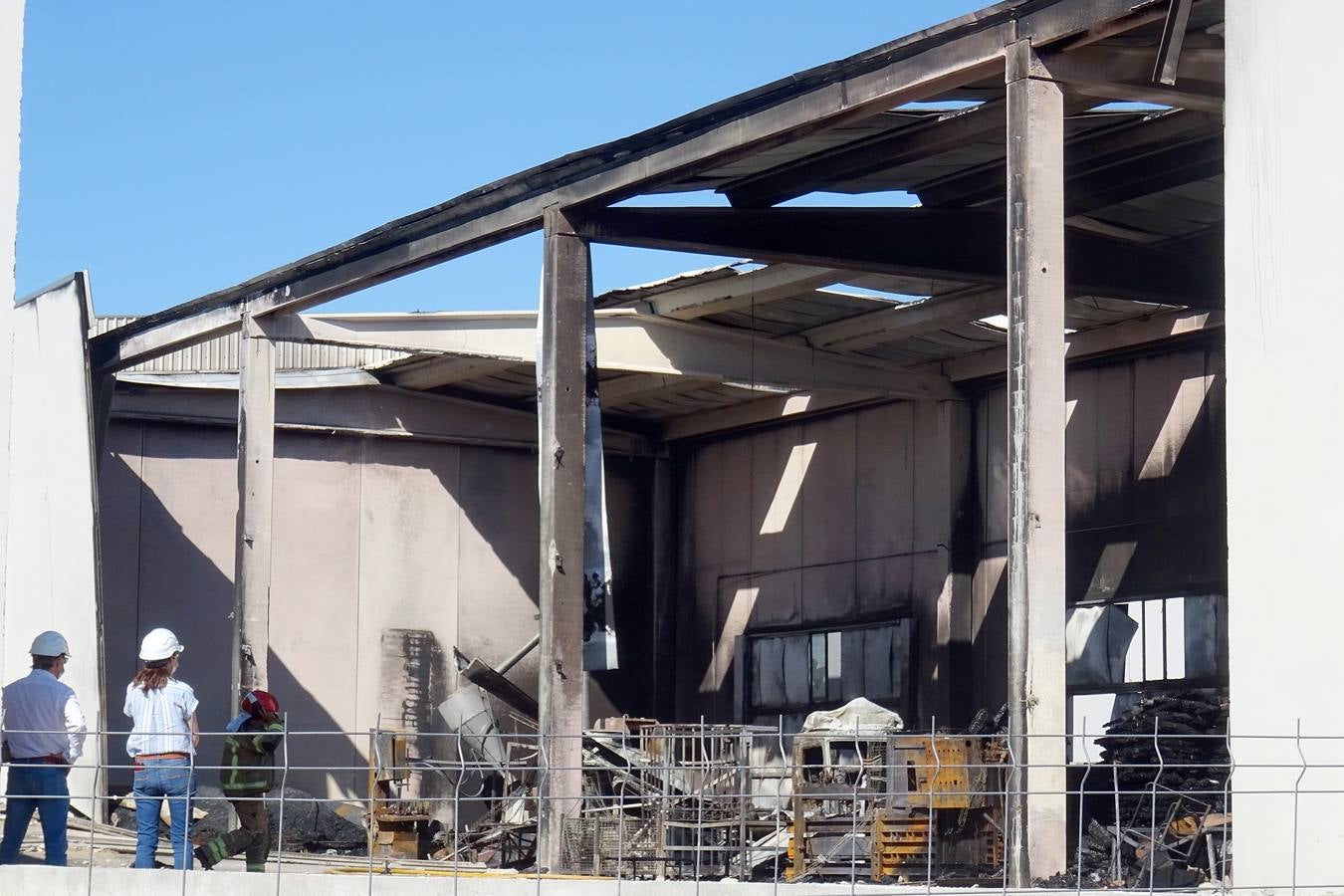 Fotos: Incendio en una empresa de palés del Polígono de San Cristóbal de Valladolid