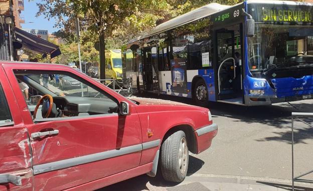 Los servicios sanitarios atienden a la mujer.