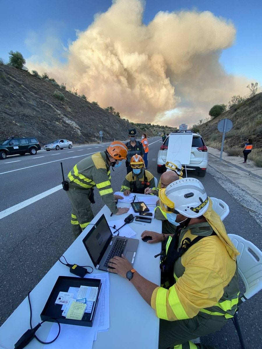 Fotos: Incendio en la localidad abulense de El Tiemblo