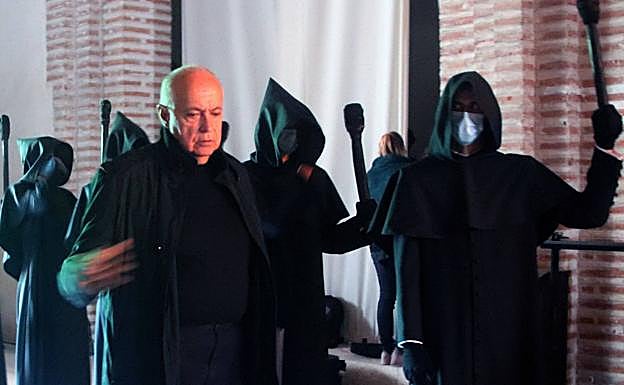 El productor, en pleno rodaje. 