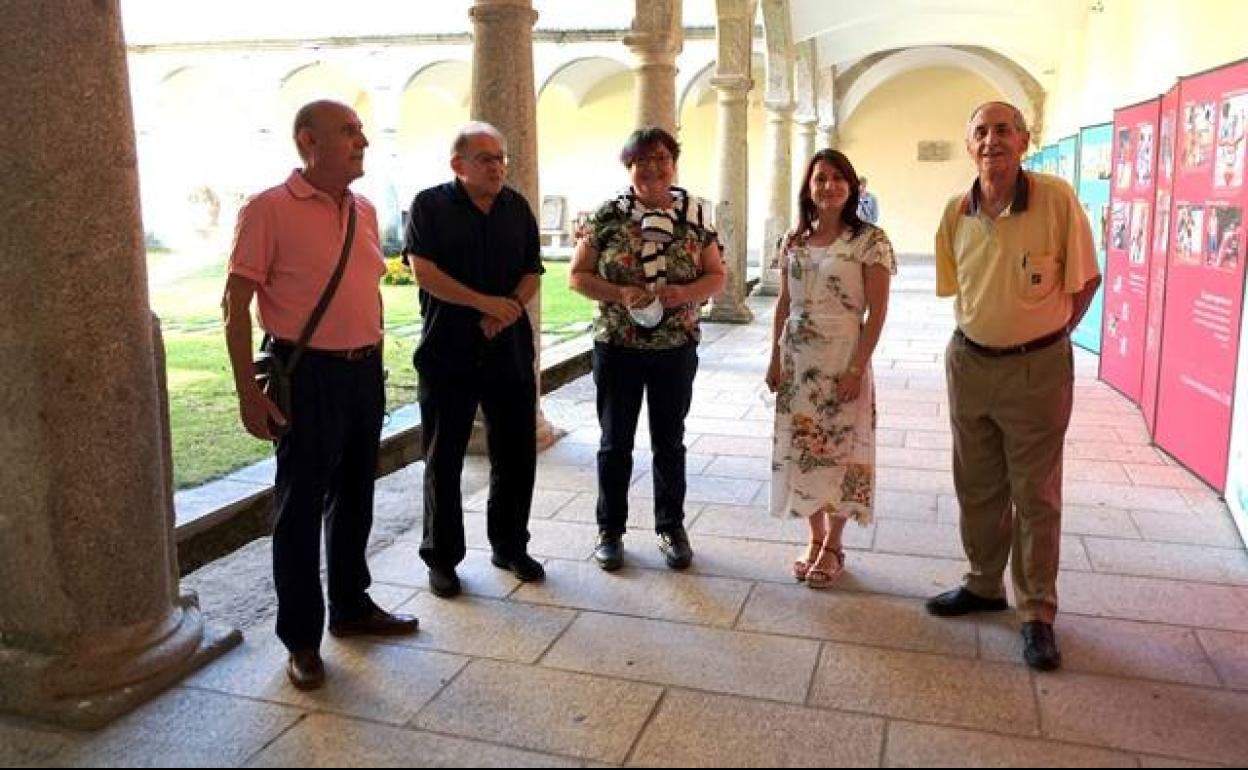 Miembros de la junta directiva del CEB con los conferenciantes 