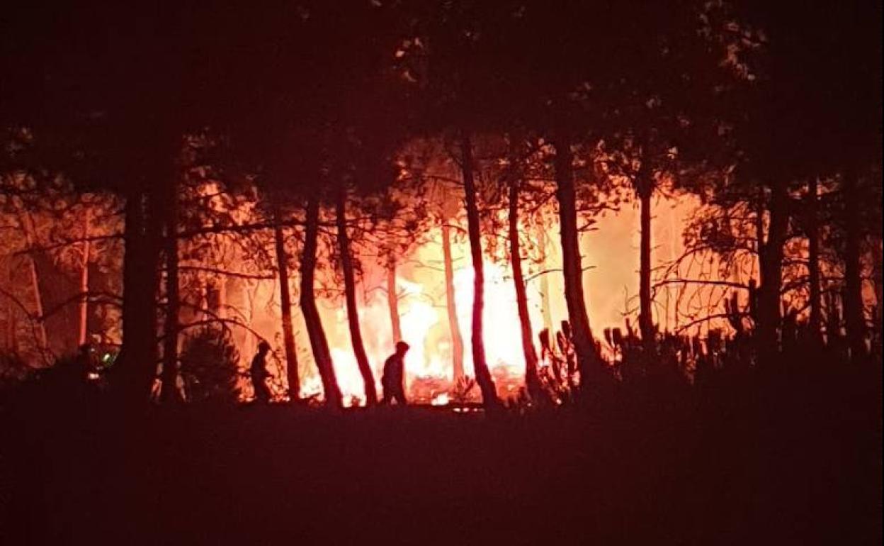 Imagen del incendio ocurrido este sábado por la noche de Hornillos de Eresma. 