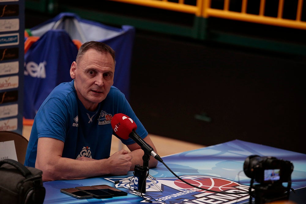 Fotos: Primer entrenamiento del CB Avenida 21/22