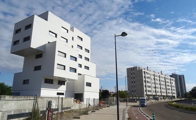 El bloque en fase de rehabilitación del número 1 de la calle Arca.