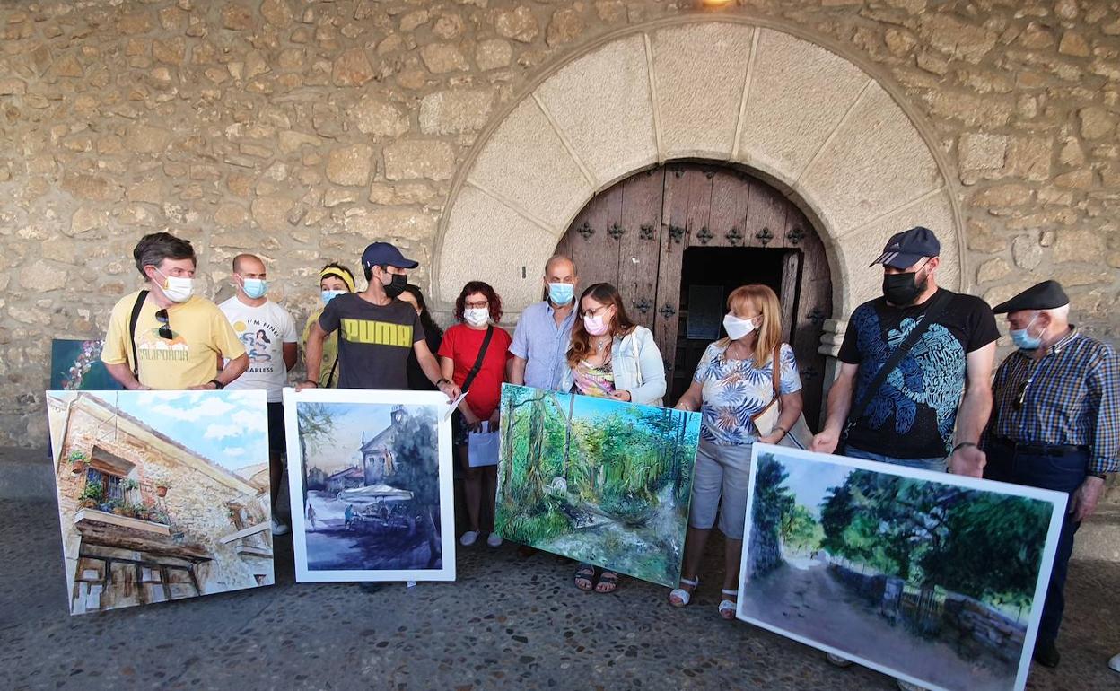 Los cuatro ganadores junto al alcalde, a representantes de la Asociación Peñas del Agua y miembros del jurado.