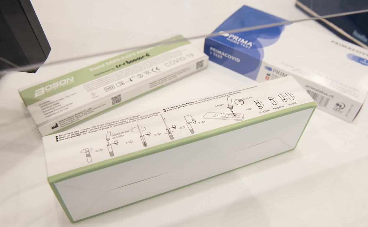 Test antigenos en una farmacia de Segovia. 