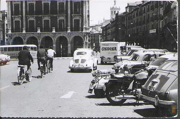 Fotos: El tráfico en Valladolid en los años 70