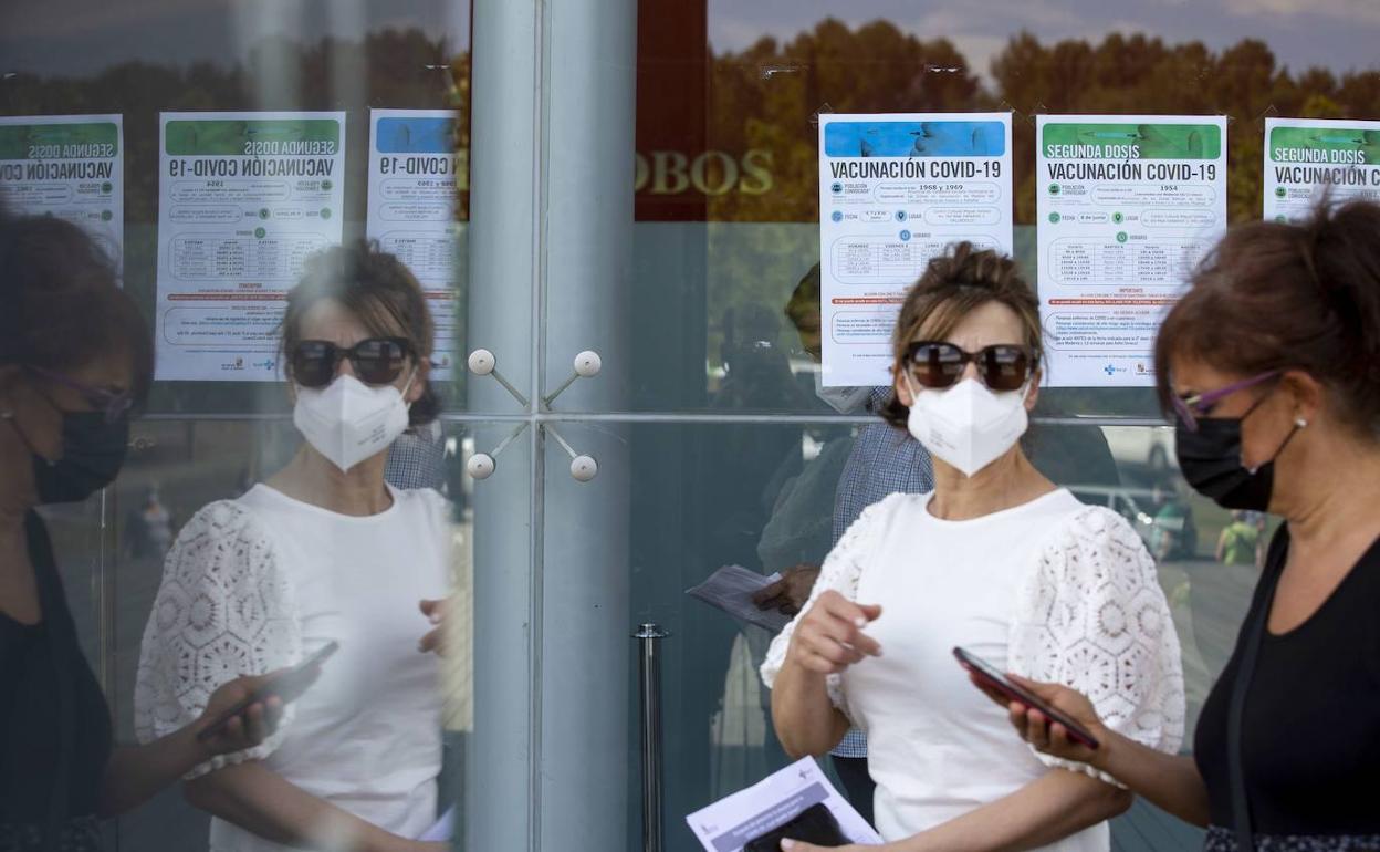 Vacunación y coronavirus: Un estudio urge a una tercera dosis de Pfizer para mejorar la efectividad sobre Delta