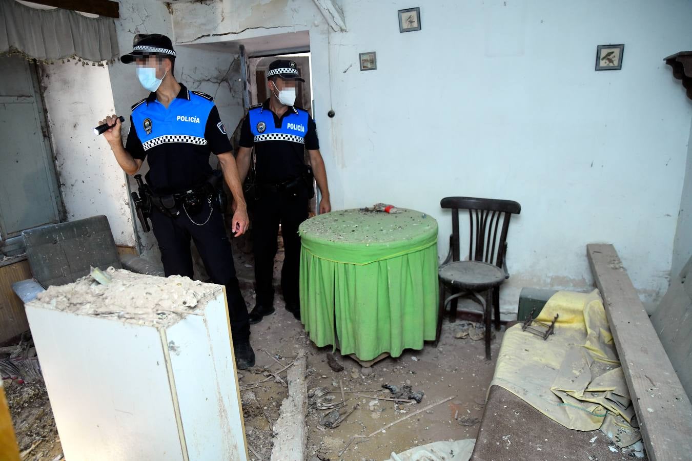 Fotos: La Policía Local de Tordesillas busca a al anciano desaparecido en el antiguo hospital Mater Dei