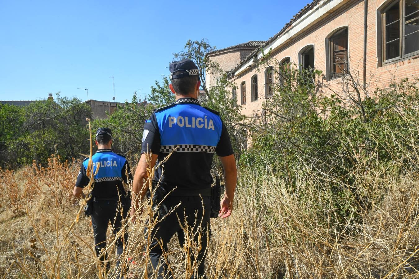 Fotos: La Policía Local de Tordesillas busca a al anciano desaparecido en el antiguo hospital Mater Dei