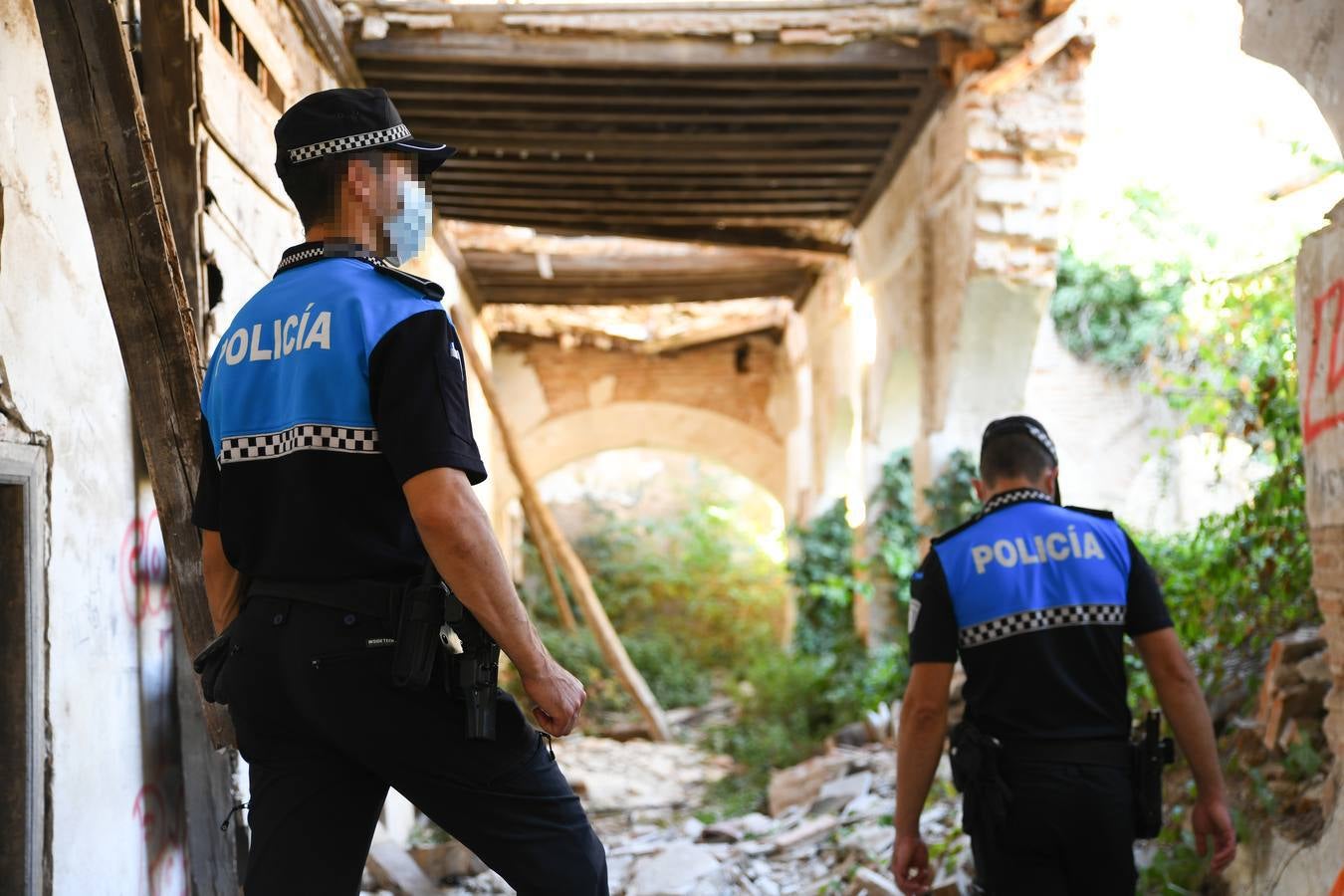 Fotos: La Policía Local de Tordesillas busca a al anciano desaparecido en el antiguo hospital Mater Dei