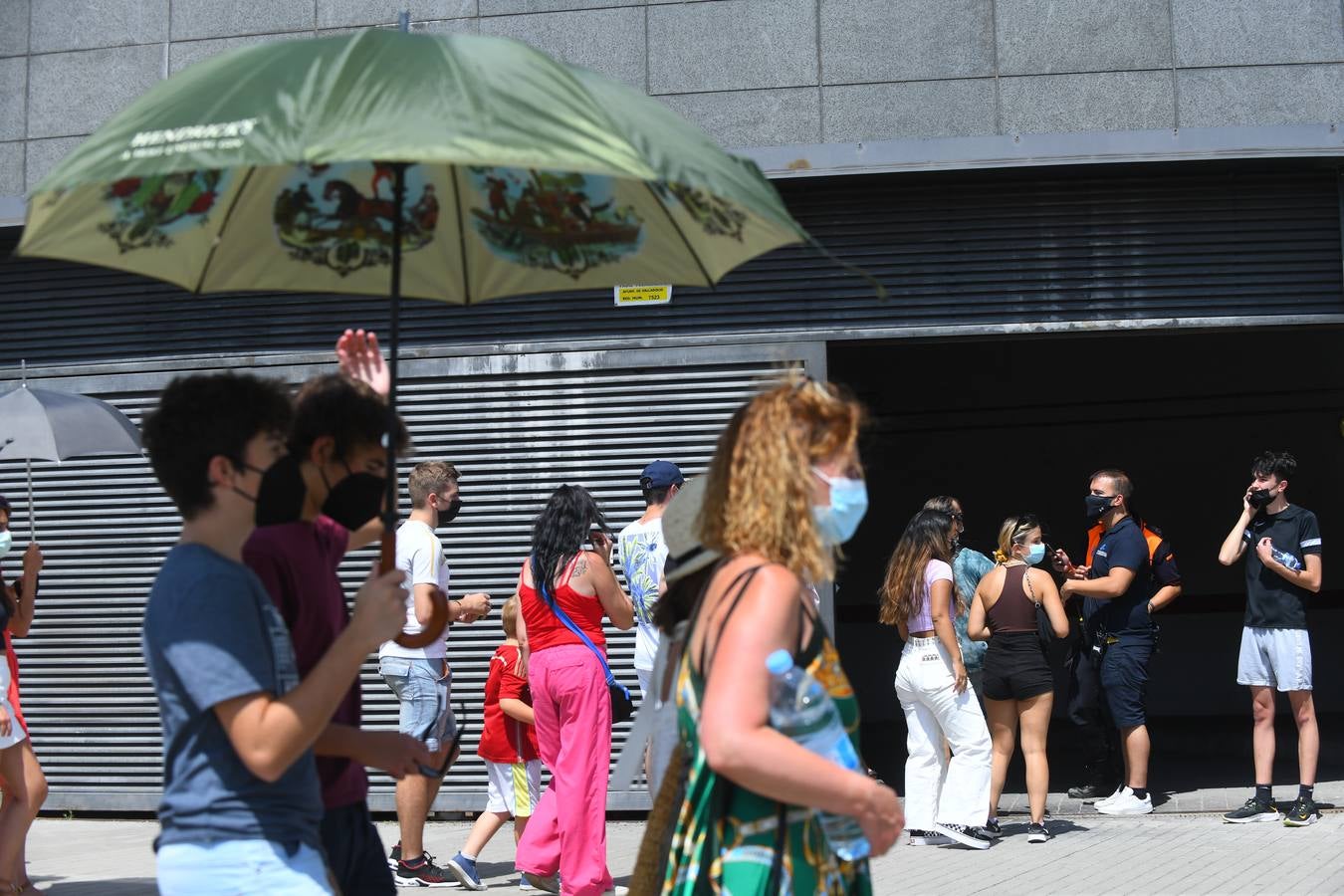 Fotos: Colas de vacunación contra la covid en Valladolid bajo un intenso calor