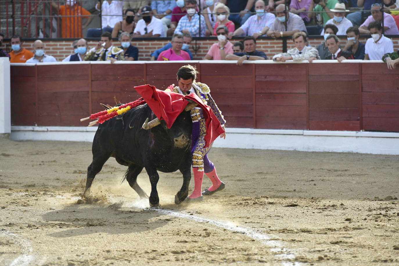 Imágenes de la corrida de este viernes en El Espinar.