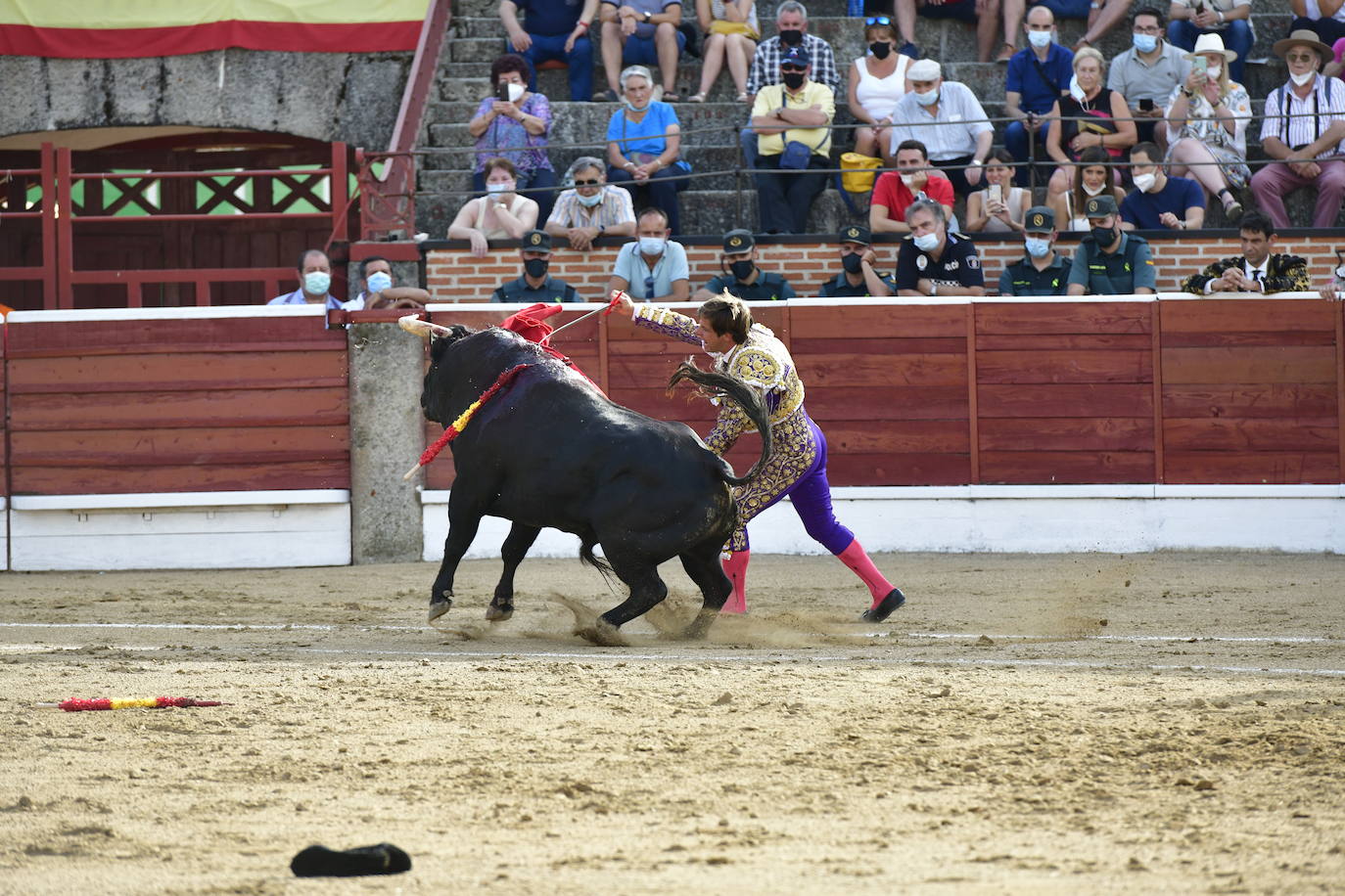Imágenes de la corrida de este viernes en El Espinar.