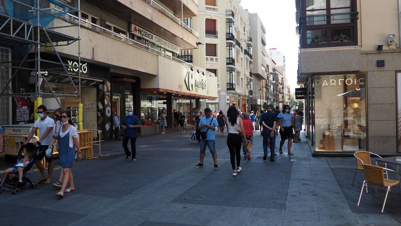 Entre los monumentos más importantes de este barrio se encuentran plaza Mayor, plaza Zorrilla o plaza España, entre otros