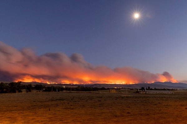 El incendio visto desde Ávila.