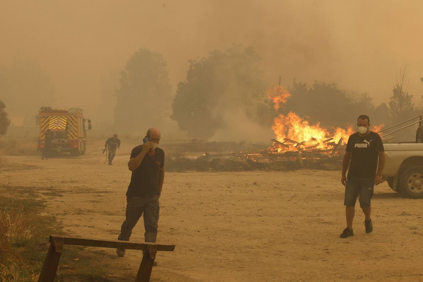 Fotos: El incendio forestal de Navalacruz obliga a desalojar varios pueblos de Ávila
