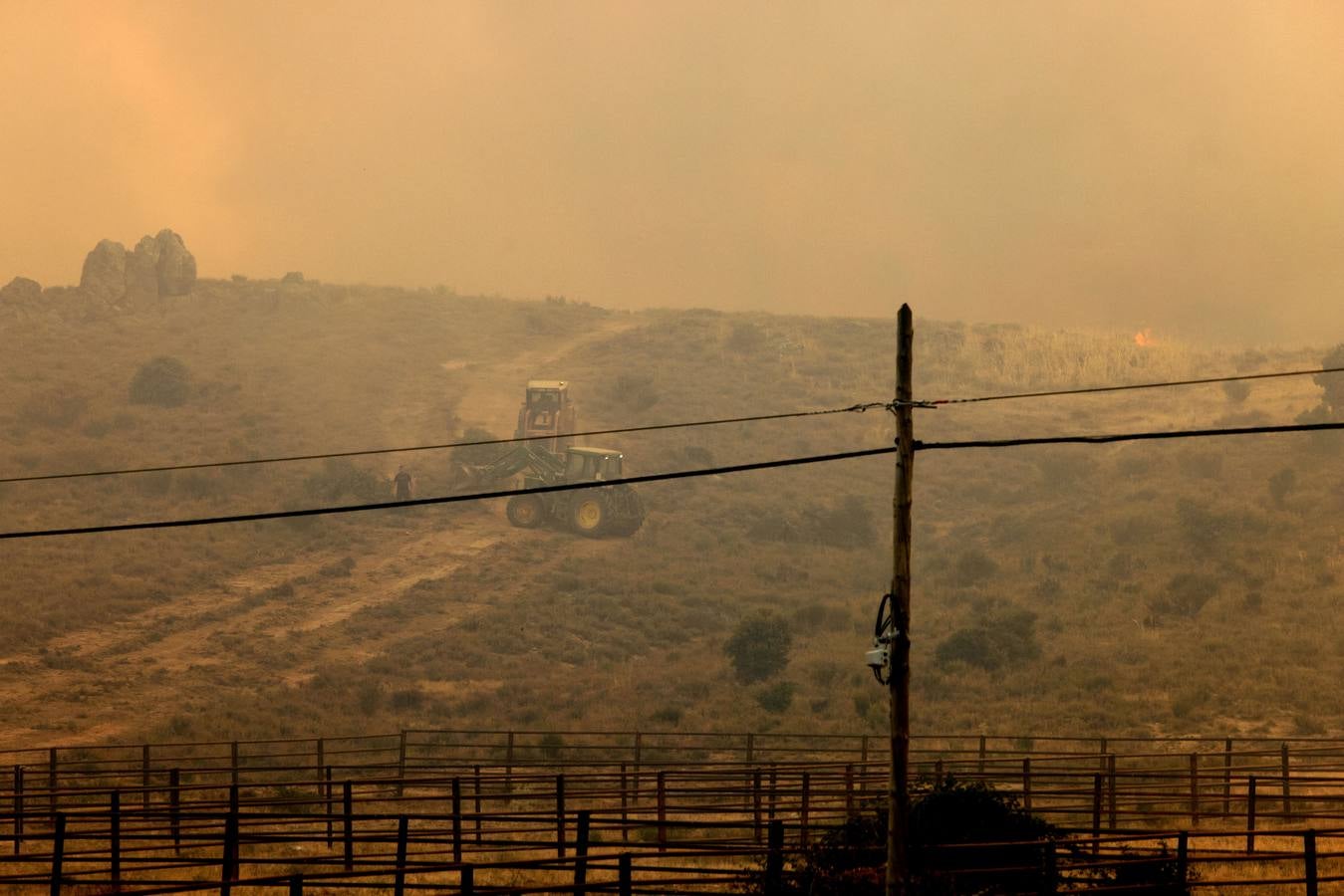 Fotos: El incendio forestal de Navalacruz obliga a desalojar varios pueblos de Ávila