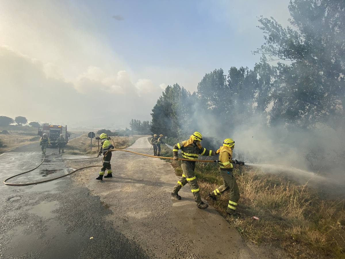 Fotos: El incendio forestal de Navalacruz obliga a desalojar varios pueblos de Ávila