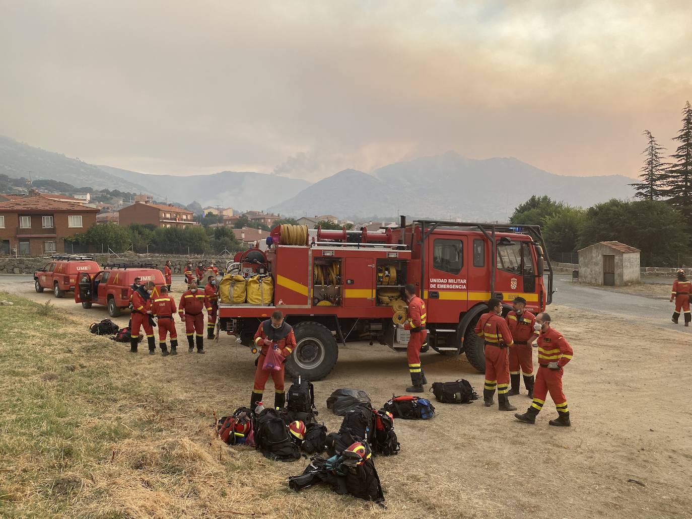 Incendio iniciado en Navalacruz, visto desde Villarejo.