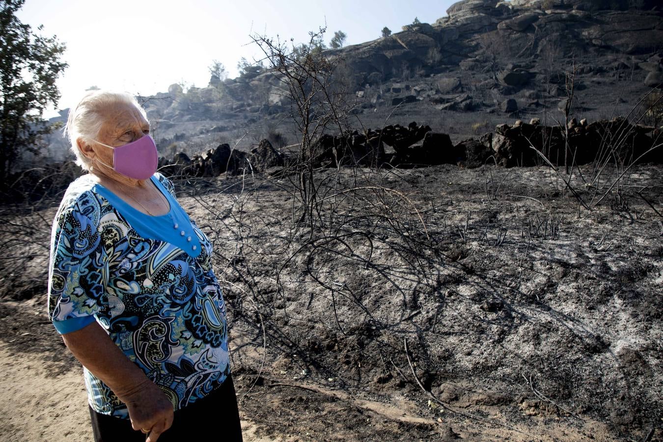 Fotos: Los vecinos desalojados por el incendio de Navalacruz regresan a sus casas