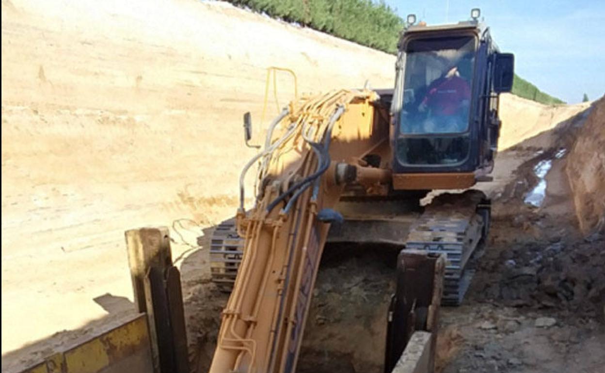 Obras de construcción del colector. 