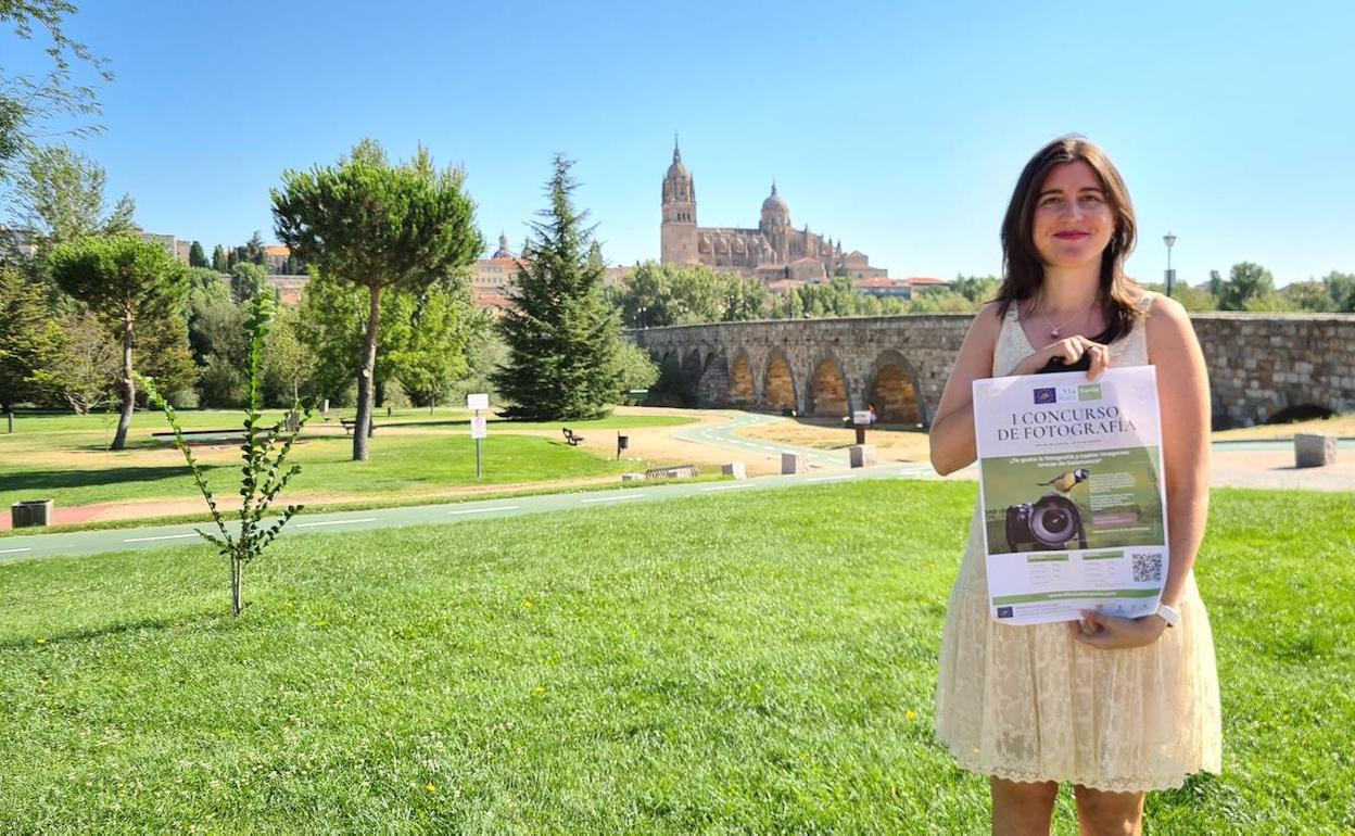 La conceja de Medio Ambiente, Miryam Rodriguez, presenta el cartel del concurso