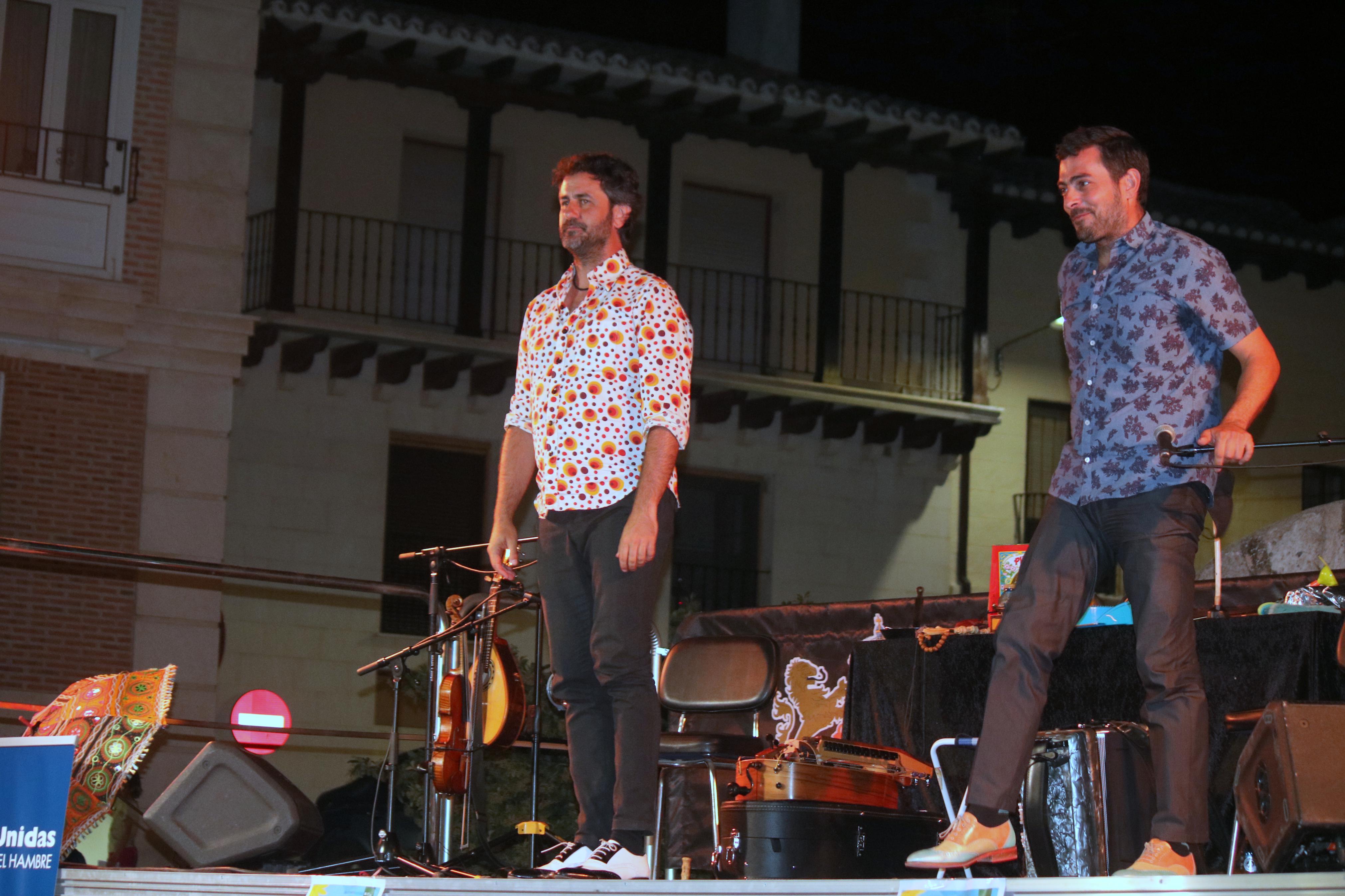 Fetén Fetén entusiasmó al numeroso público congregado en Baltanás