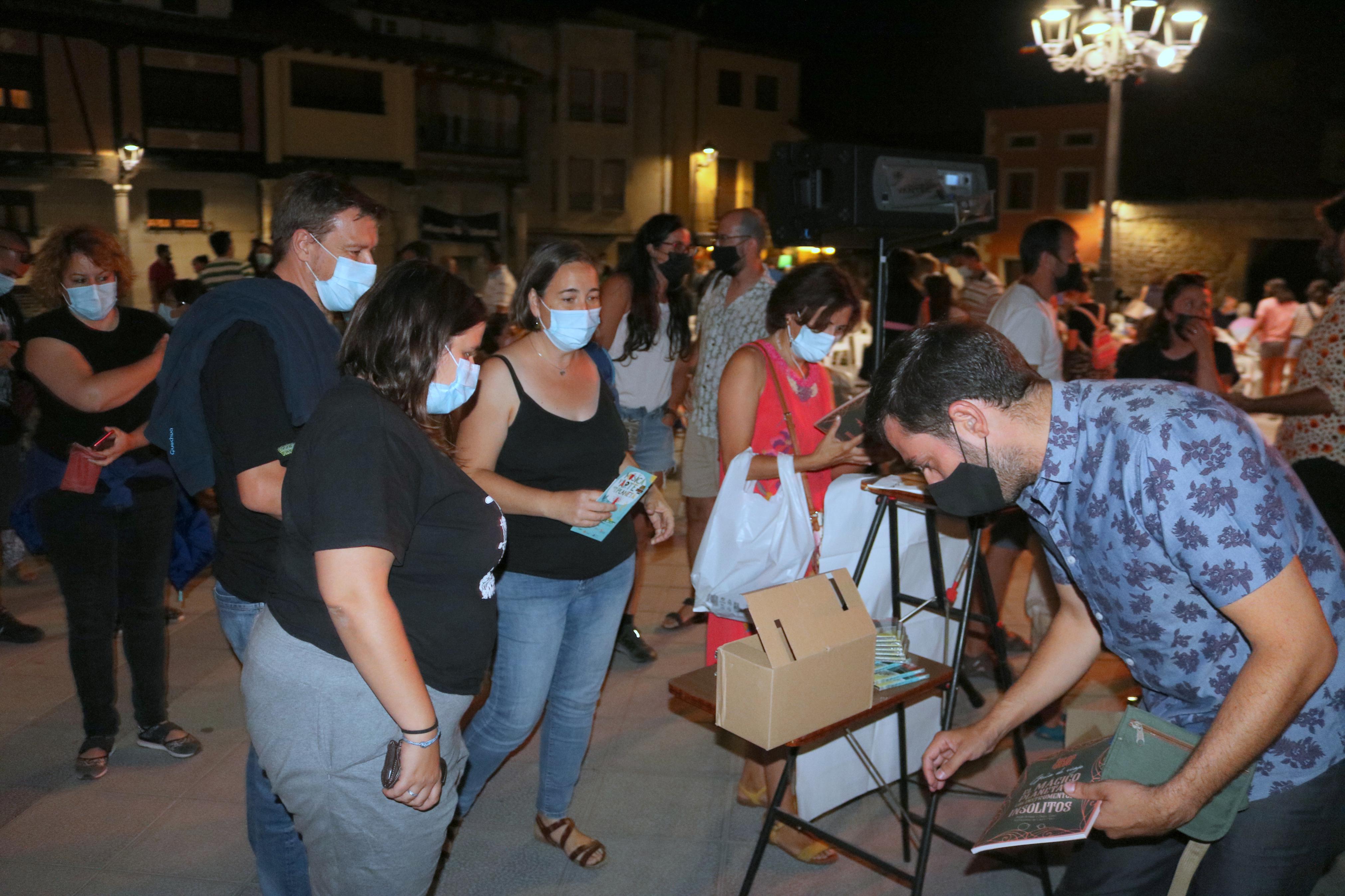 Fetén Fetén entusiasmó al numeroso público congregado en Baltanás