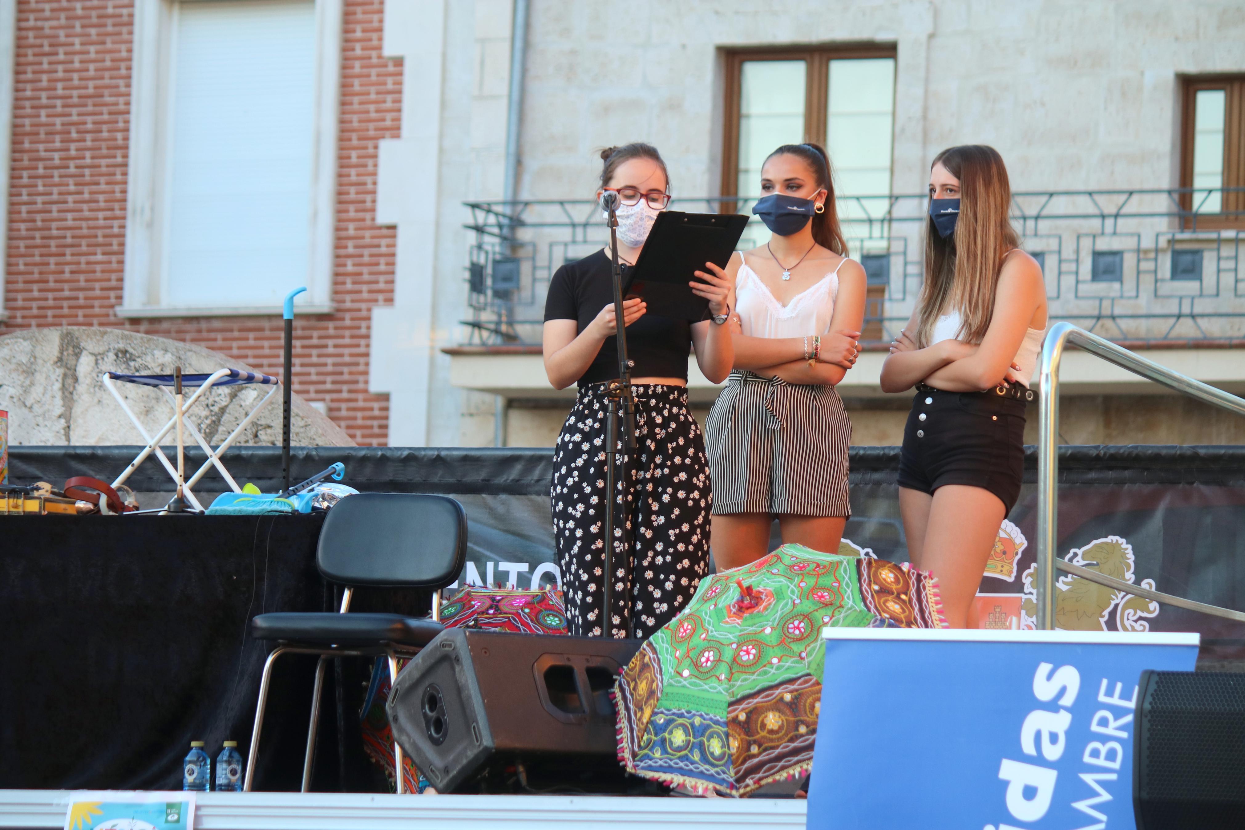 Fetén Fetén entusiasmó al numeroso público congregado en Baltanás