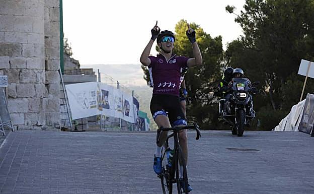 La apisonadora estadounidense del Hot Tubes allana el camino hacia el triunfo en Peñafiel 