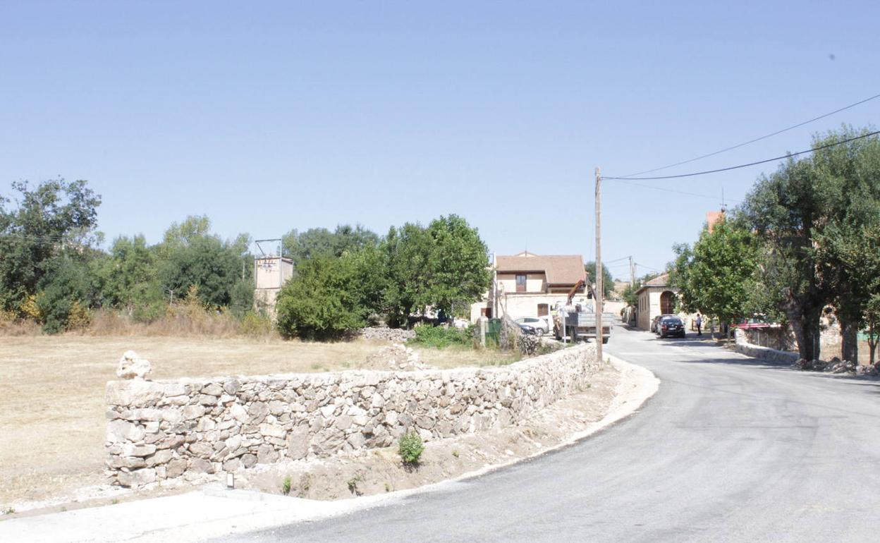 Acceso a Santiuste de Pedraza. 