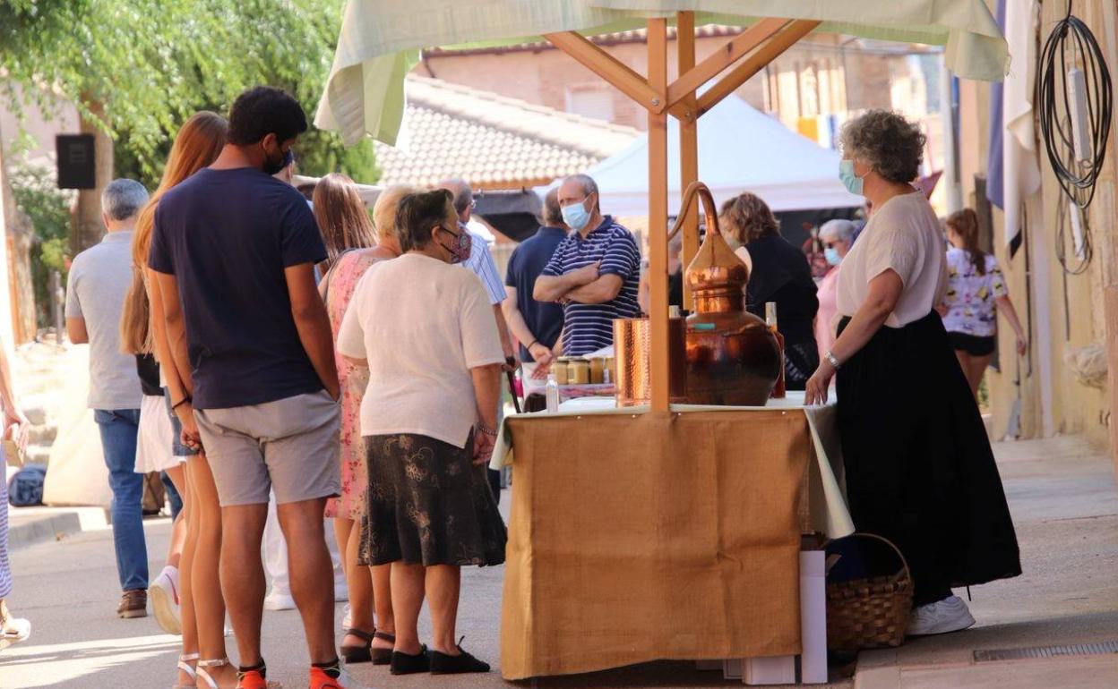 Uno de los puestos del emrcado.