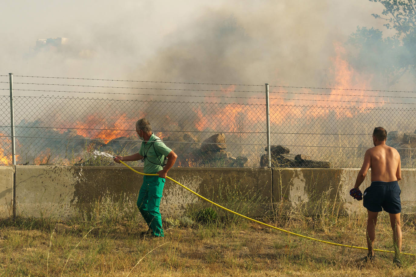 Cronología del incendio en Ávila: sin control con mil personas evacuadas y 10.000 hectáreas quemadas