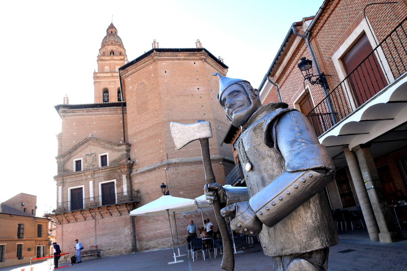 Estatuas humanas en Alaejos.