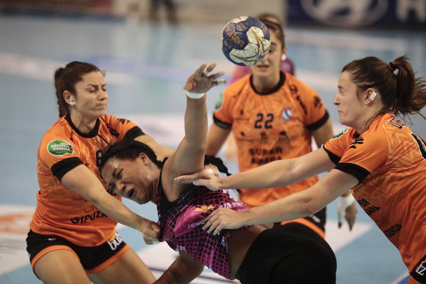 El partido entre el Caja Rural Aula Valladolid en la final de la SummerBAG.