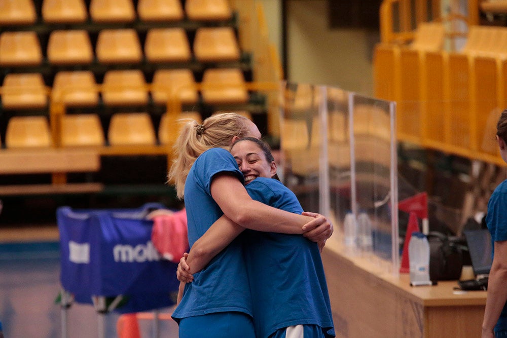 Fotos: Entrenamiento del CB Avenida con las internacionales