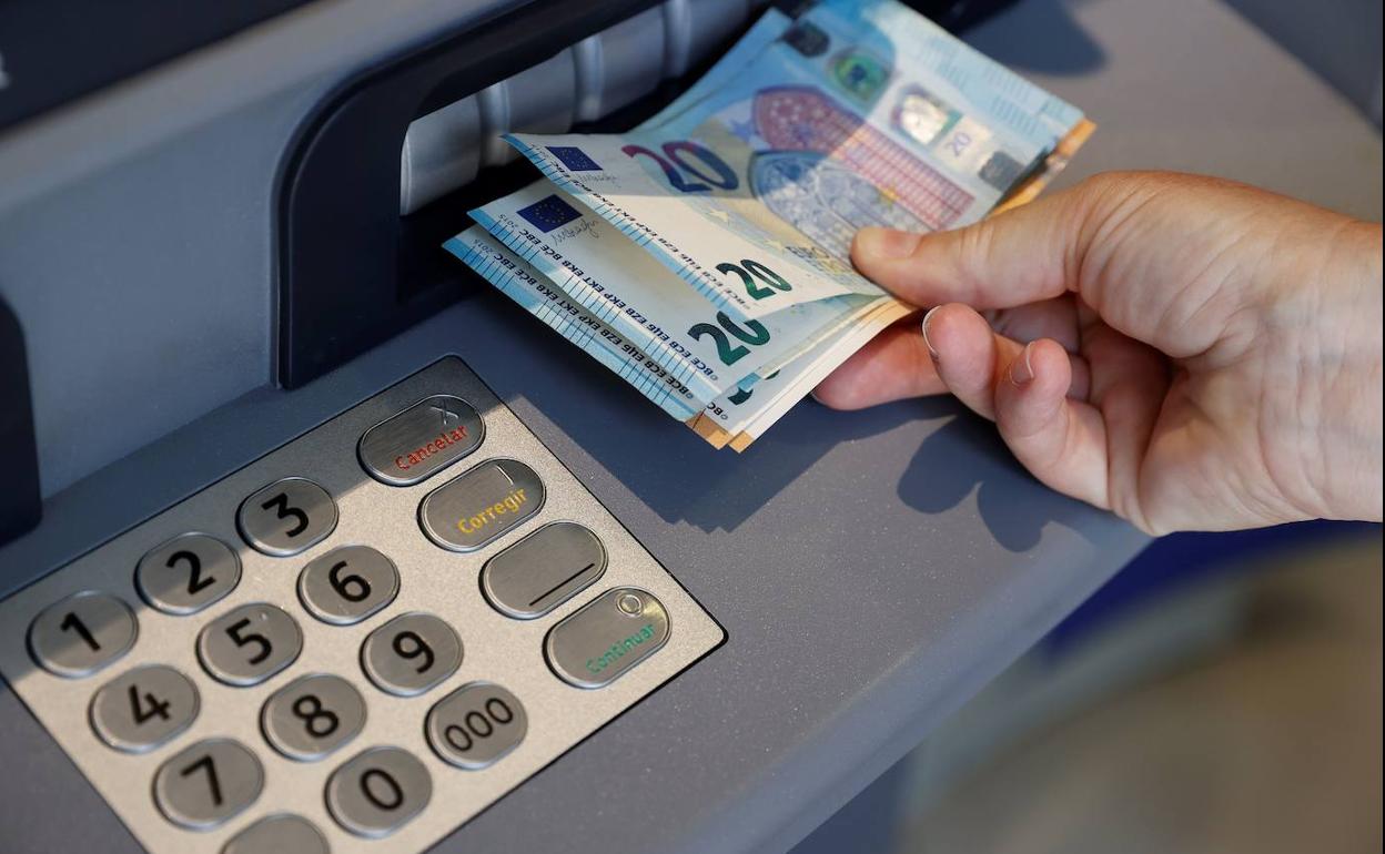 Cuánto dinero puedes sacar de un cajero como máximo