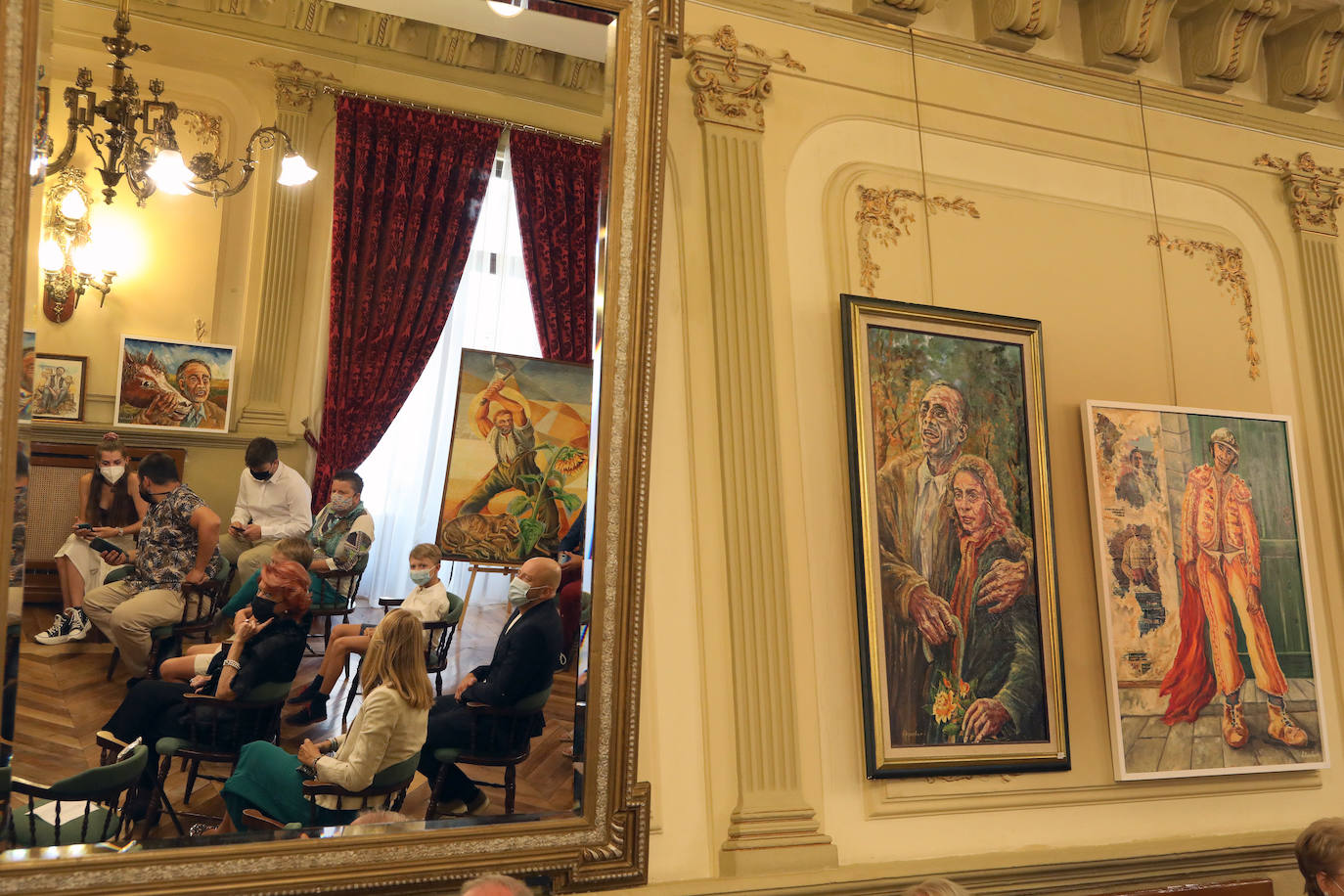 Fotos: El pintor Fernando Escobar abre San Antolín en el Casino de Palencia