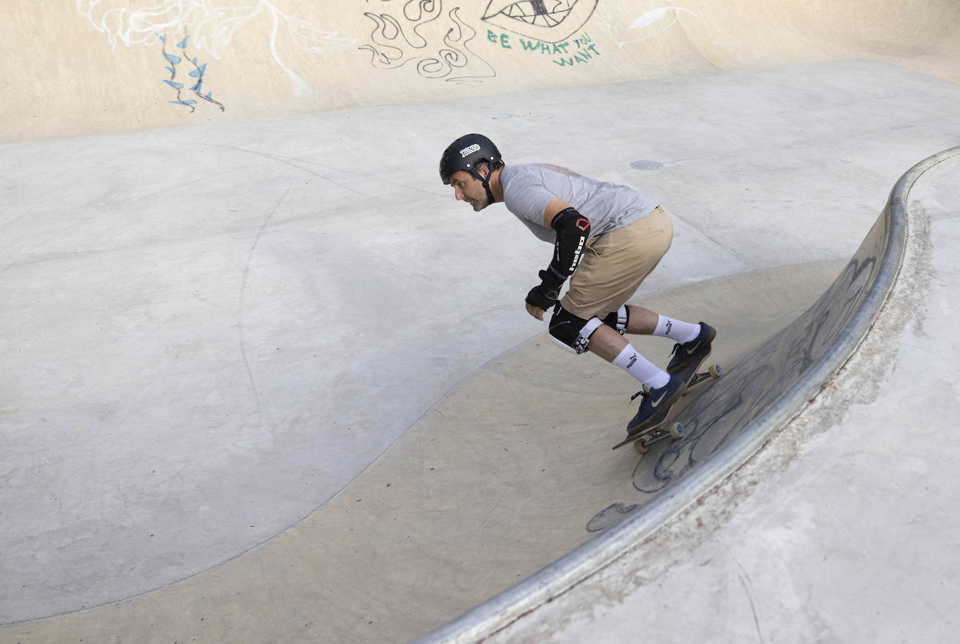 Fotos: Decenas de personas ya utilizan la pista de skate en las Moreras