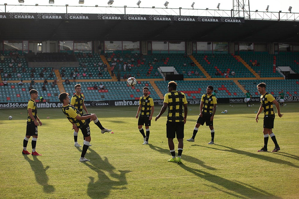 Salamanca CF UDS y CD Guijuelo retomaron su enfrentamiento, tras las suspensión del martes