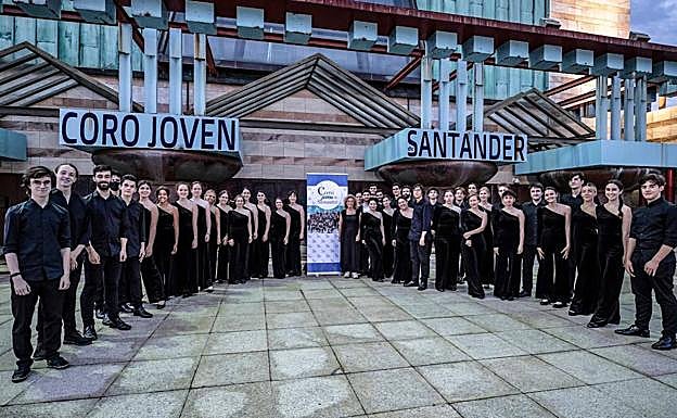 El Coro Joven de Santander, que abrirá la XXVIIITrovada de Mayorga el próximo viernes. 