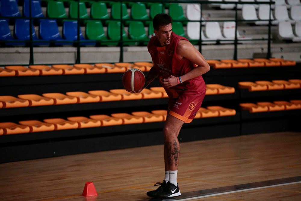 El Aquimisa ya entrena en el pabellón de Carbajosa de la Sagrada 