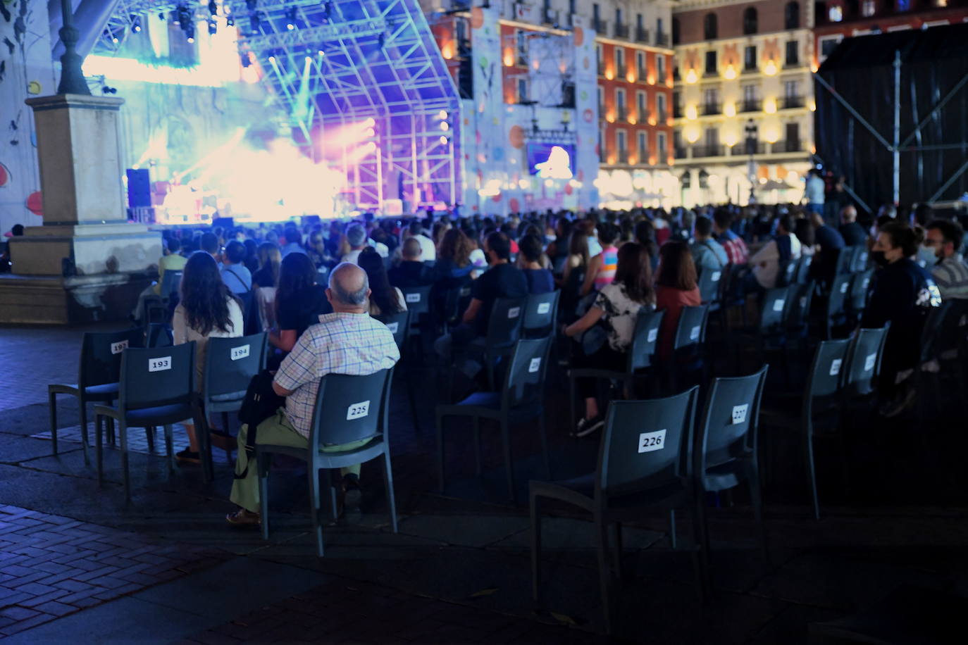 Fotos: Concierto de Amparanoia en la Plaza Mayor de Valladolid