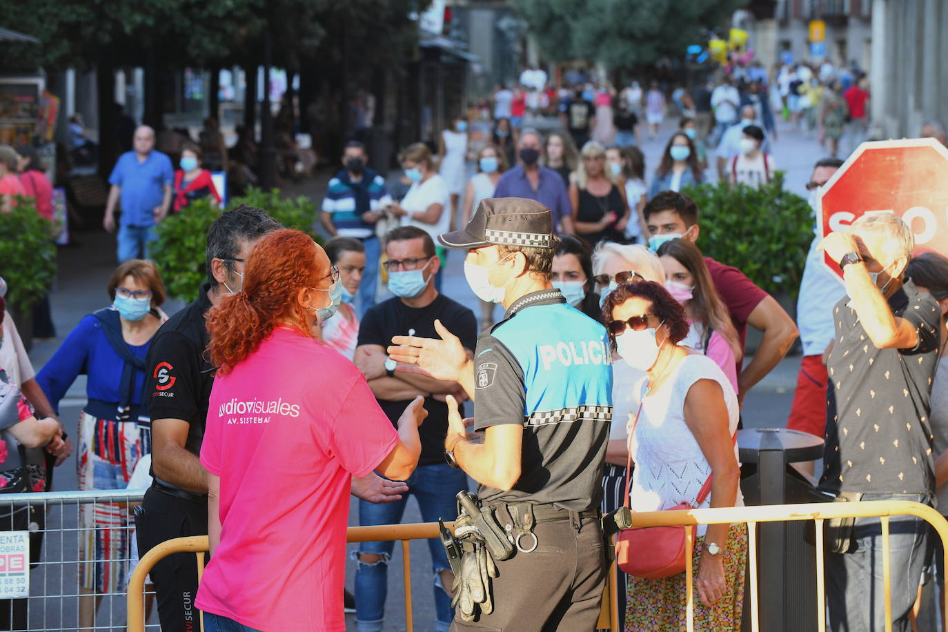 Fotos: Controles de accesos a la Plaza Mayor de Valladolid a propósito del pregón de Fiestas