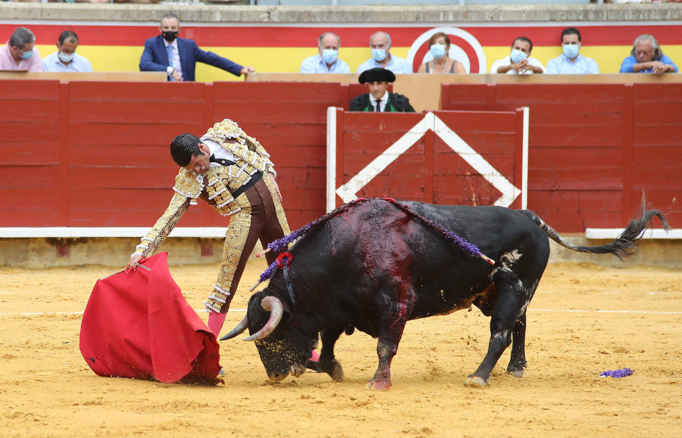 Los toros de Zalduendo estuvieron muy por debajo de los toreros en el festejo que abría el ciclo de San Antolín