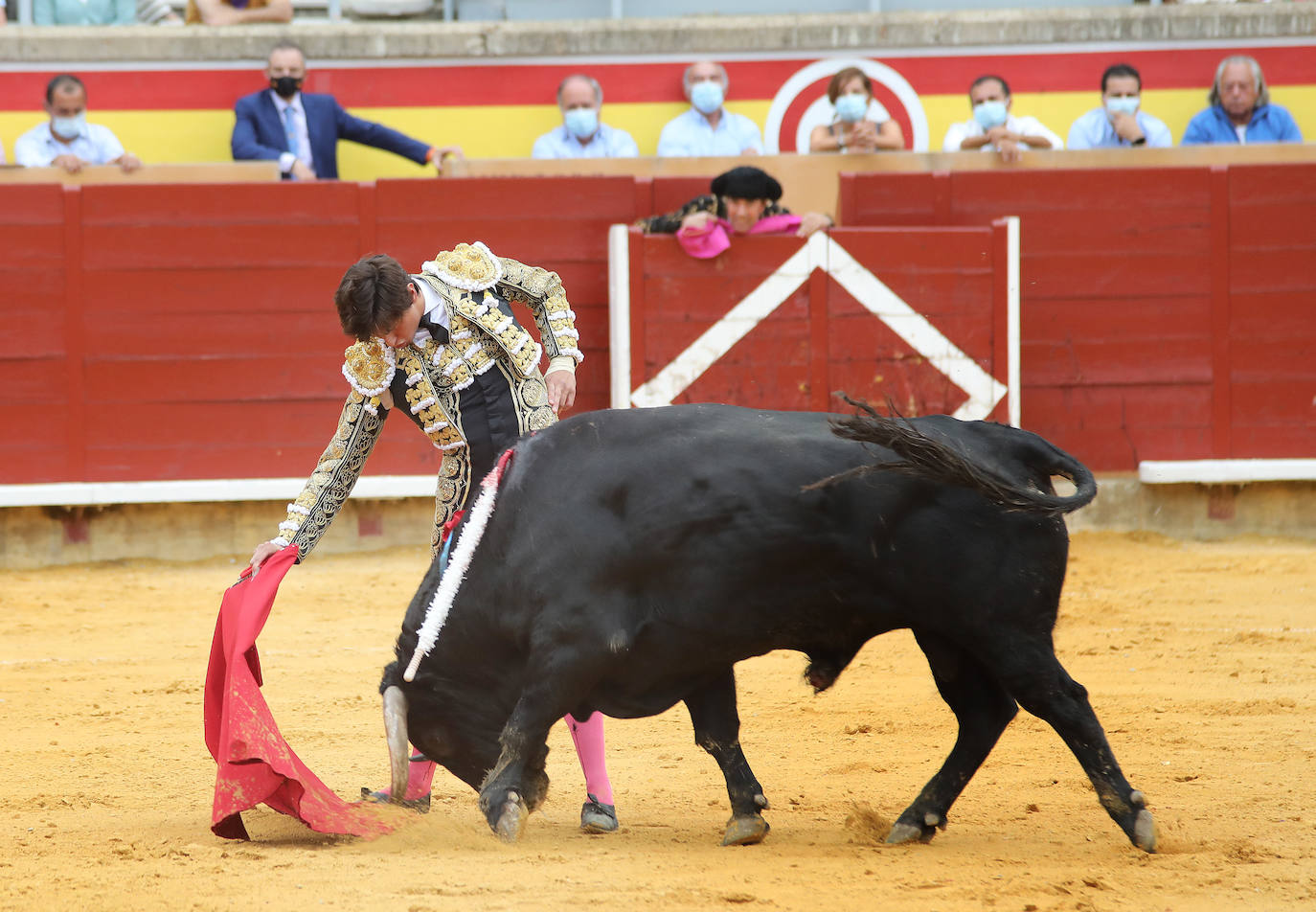 Los toros de Zalduendo estuvieron muy por debajo de los toreros en el festejo que abría el ciclo de San Antolín