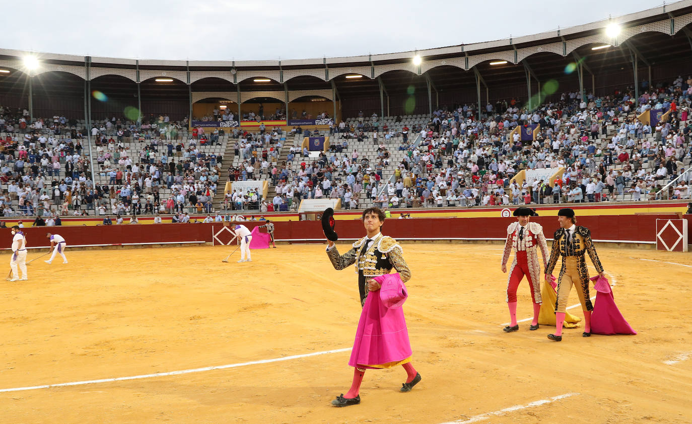 Los toros de Zalduendo estuvieron muy por debajo de los toreros en el festejo que abría el ciclo de San Antolín