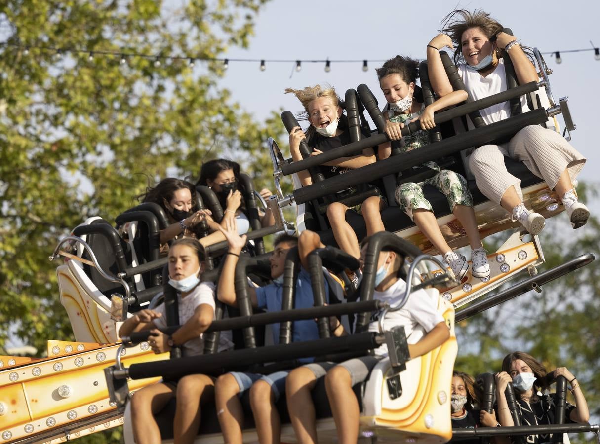 Fotos: Diversión para todos los públicos en el Real de la Feria