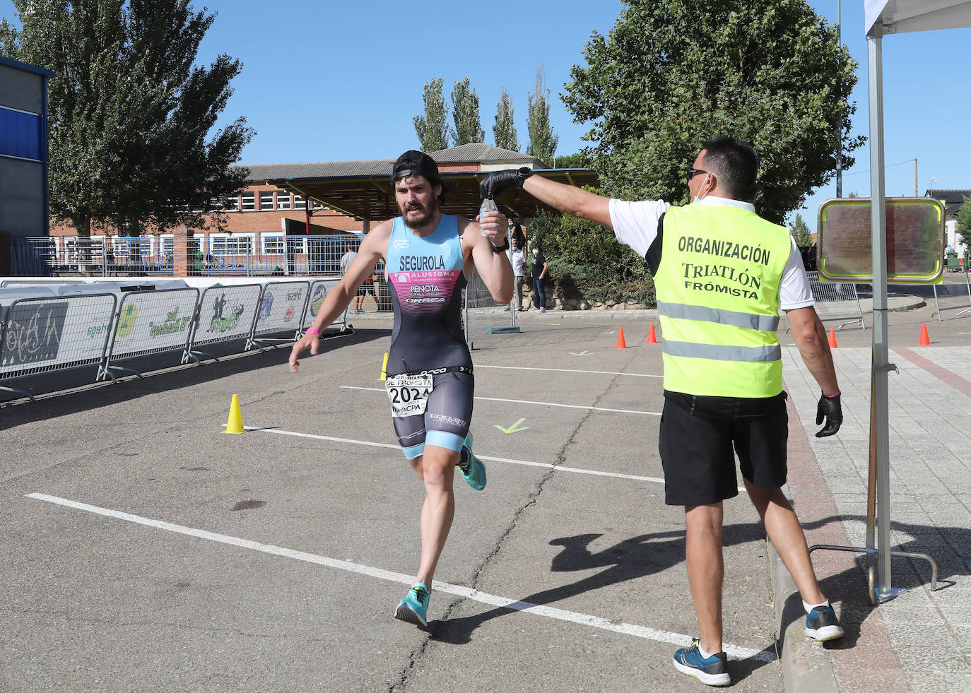 El público de Frómista animó y arropó a los deportistas, que no conmpetían aquí desde 2019